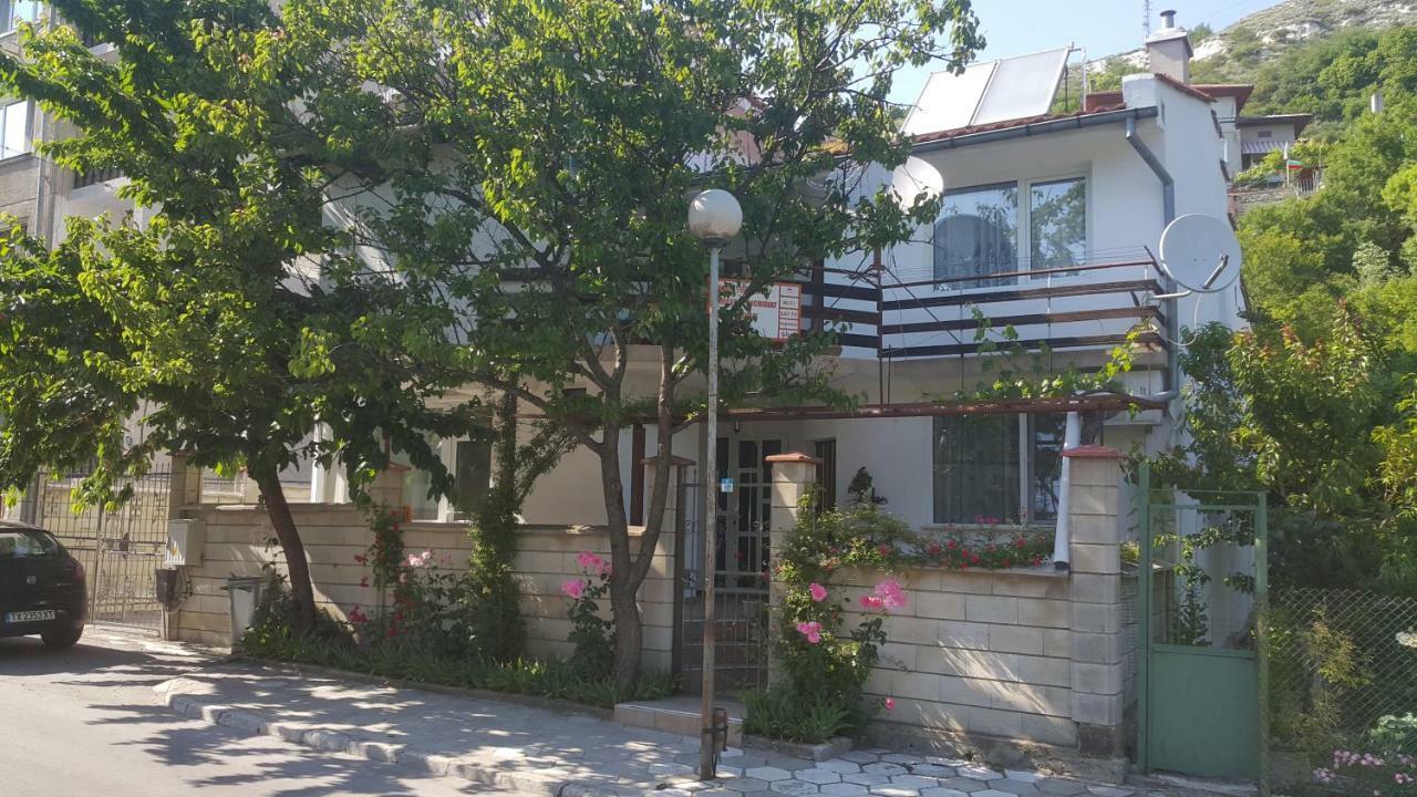 Fema Guest House Balčik Exteriér fotografie